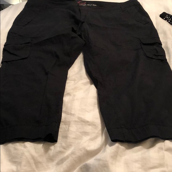 Cropped pants - Picture 4 of 8